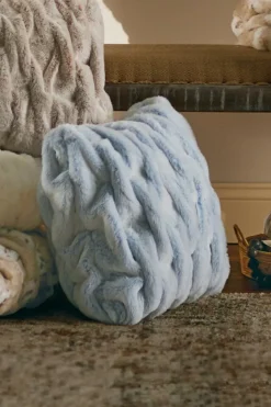 Discount Soft Surroundings La Parisienne Faux Fur Pillow