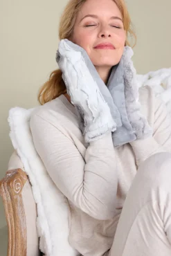 Hot Soft Surroundings Lavender Spa Mittens White/Silver