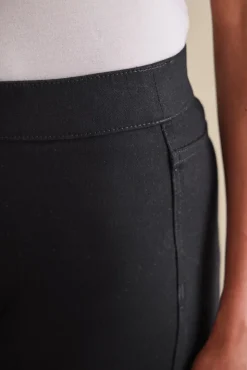 Discount Soft Surroundings Ultimate Denim Pull-On Slim Leg Jeans